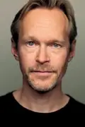 Porträtt av Steven Mackintosh