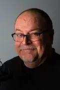 Porträtt av Kasper Michaels