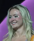Porträtt av Zara Larsson