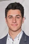 Porträtt av David Henrie