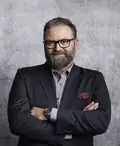 Porträtt av Adam Alsing