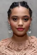 Porträtt av Kiersey Clemons