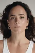 Porträtt av Alice Braga