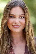 Porträtt av Olivia Holt