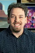 Porträtt av Mike Rianda