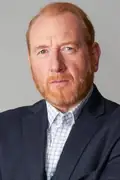 Porträtt av Adrian Scarborough