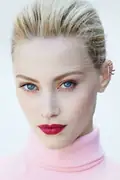 Porträtt av Sarah Gadon