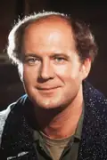 Porträtt av David Ogden Stiers