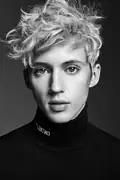 Porträtt av Troye Sivan