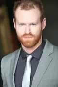 Porträtt av Simon Hill