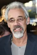 Porträtt av Roger Lloyd Pack