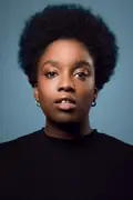 Porträtt av Lolly Adefope