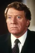 Porträtt av Clive Revill