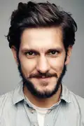 Porträtt av Mathew Baynton