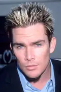 Porträtt av Mark McGrath