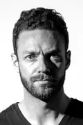 Porträtt av Ross Marquand