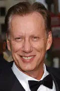 Porträtt av James Woods
