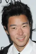Porträtt av Aaron Yoo