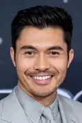Porträtt av Henry Golding