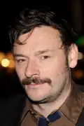 Porträtt av Julian Barratt