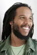Porträtt av Ziggy Marley