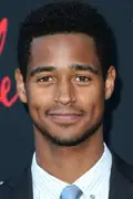 Porträtt av Alfred Enoch