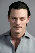 Porträtt av Luke Evans