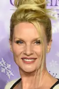 Porträtt av Nicollette Sheridan