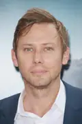 Porträtt av Jimmi Simpson
