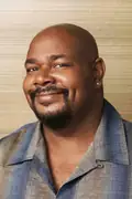 Porträtt av Kevin Michael Richardson