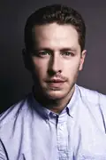 Porträtt av Josh Dallas