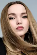 Porträtt av Dove Cameron