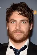 Porträtt av Adam Pally