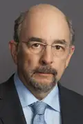 Porträtt av Richard Schiff