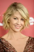 Porträtt av Jenna Elfman
