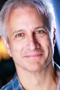 Porträtt av Bronson Pinchot