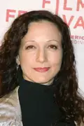Porträtt av Bebe Neuwirth