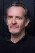 Porträtt av Anton Lesser