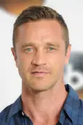 Porträtt av Devon Sawa