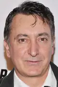 Porträtt av Peter Kelamis