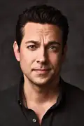 Porträtt av Zachary Levi