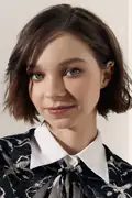 Porträtt av Emma Myers