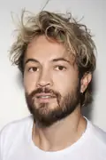 Porträtt av Taylor Gray