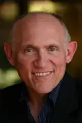 Porträtt av Armin Shimerman