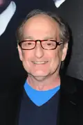 Porträtt av David Paymer