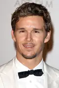 Porträtt av Ryan Kwanten