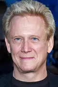 Porträtt av Bruce Davison