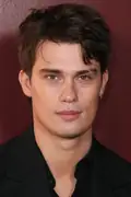 Porträtt av Nicholas Galitzine
