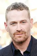Porträtt av Max Martini