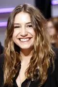 Porträtt av Izïa Higelin